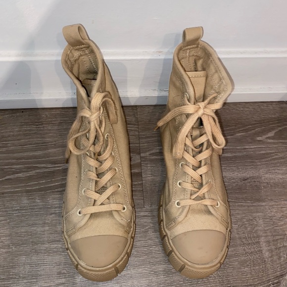 Zara Beige Boot Runner - Hardly warn - Picture 1 of 2